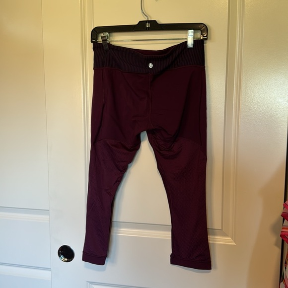 Lululemon Journey Crop Leggings Plum / Hyper Stripe Plum (4) - Picture 7 of 12